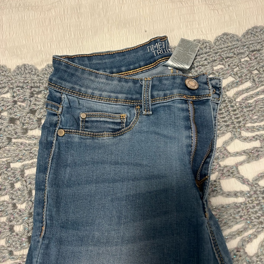 Time and Tru Ripped Blue Jeans (Size 10)
